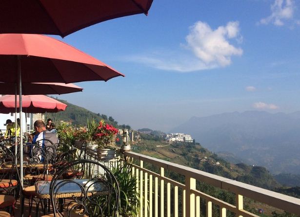 5-best-bars-pubs-Sapa-Vietnam-Cafe-in-the-clouds